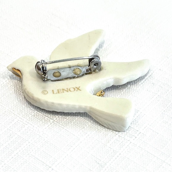 Lenox Off White Cream Colored Bird Dove Gold Toned Ribbon Brooch Pin China - Picture 3 of 6